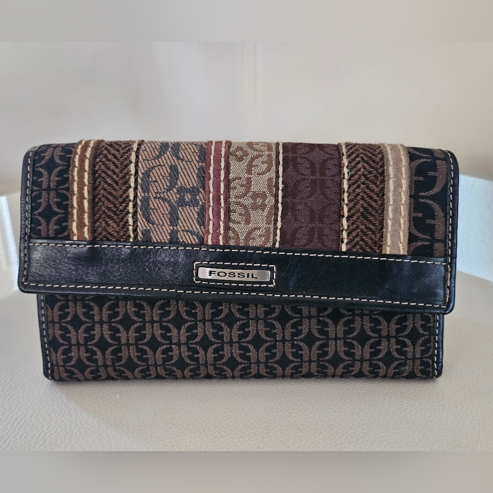 Fossil Brown Multi-Strip Patterned Wallet - Picture 3 of 12